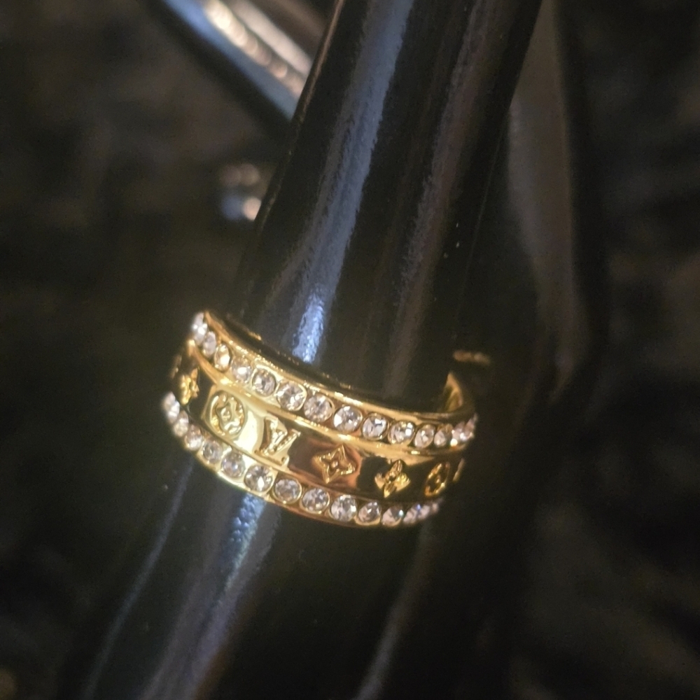LV 18kgp Gold and Silver Intricate Ring - Picture 3 of 7